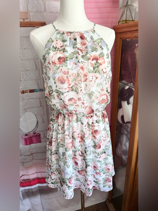 Guess Dresses & Skirts - Guess Floral Chiffon Halter Dress
